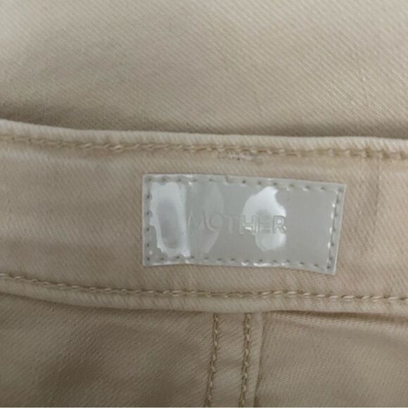 Mother High Waisted Rascal Ankle Frey Jeans in Chalk it Up - Picture 4 of 9